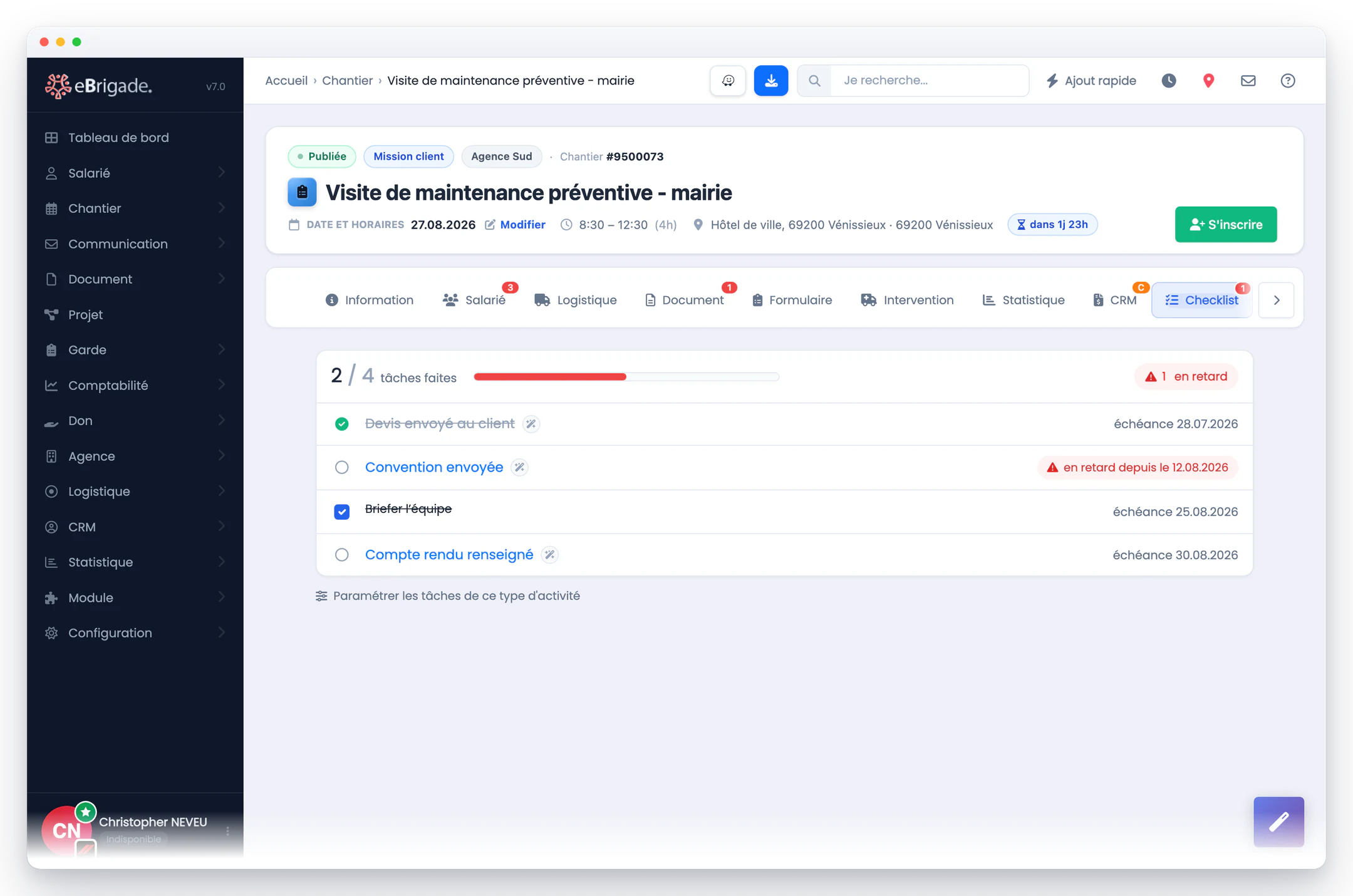 eBrigade — checklist de préparation : Ce qu'il reste à faire avant l'activité, daté. Les étapes que le logiciel sait constater se cochent seules, les retards ressortent en rouge.