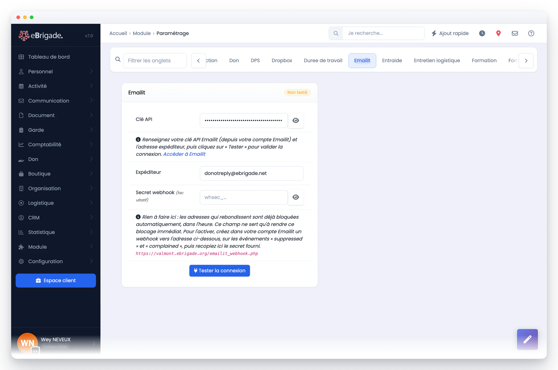 eBrigade — configuration de l'envoi d'e-mails : Clé d'API, adresse d'expédition et secret du webhook, avec un test de connexion : les rebonds et les plaintes reviennent dans eBrigade au lieu de disparaître.